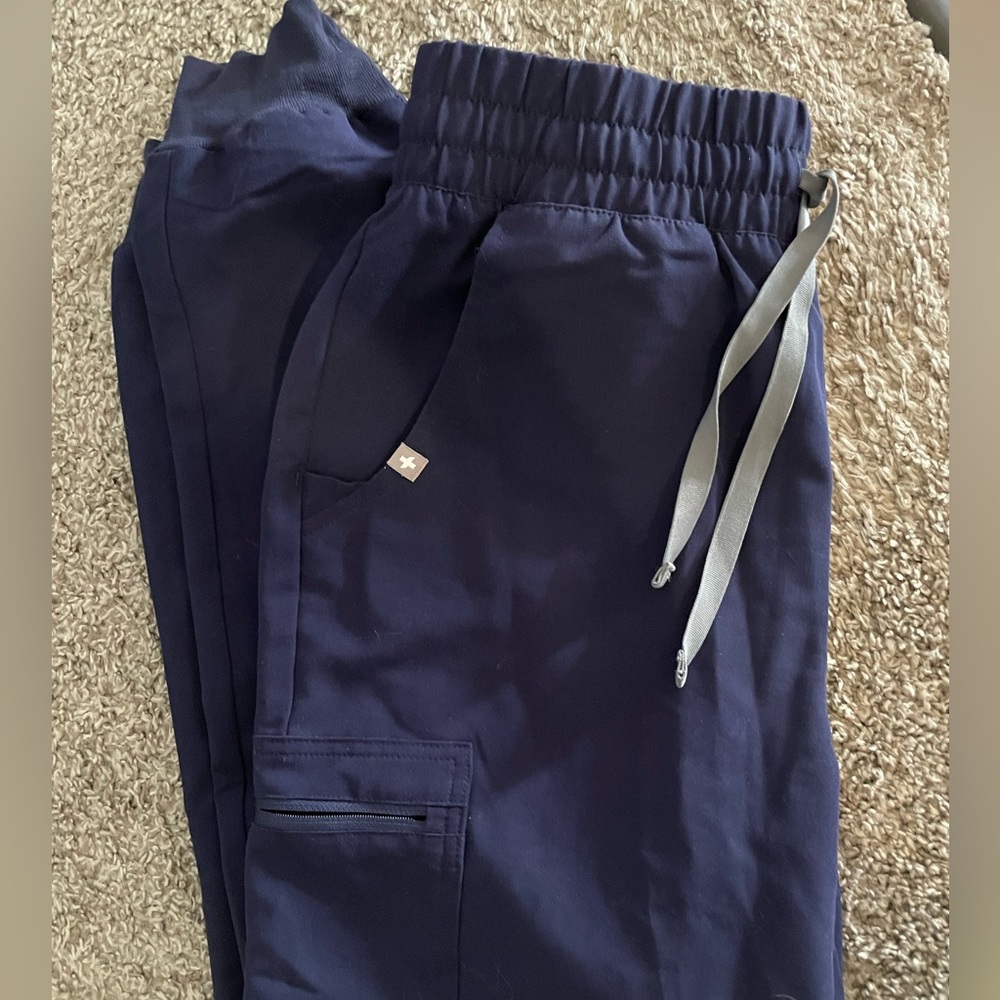 Navy Figs scrub pants sz Small Tall